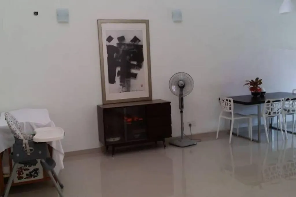 Terrace House Near Stulang Laut Ciq Midvalley Ksl For 7Pax Johor Bahru Malesia
