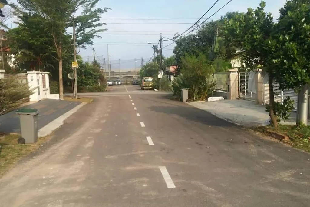 Terrace House Near Stulang Laut Ciq Midvalley Ksl For 7Pax Johor Bahru 0*,  Malesia